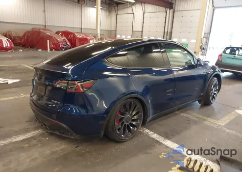 2021 Tesla Model Y Performance Dual Motor All-Wheel Drive z USA, uszkodzony, nr VIN 5YJYGDEF9MF230520